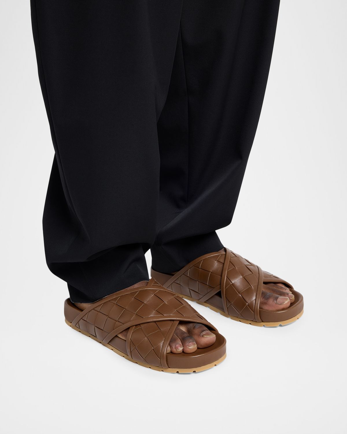Bottega Veneta Men 's Tarik Intrecciato Leather Crisscross Sandals