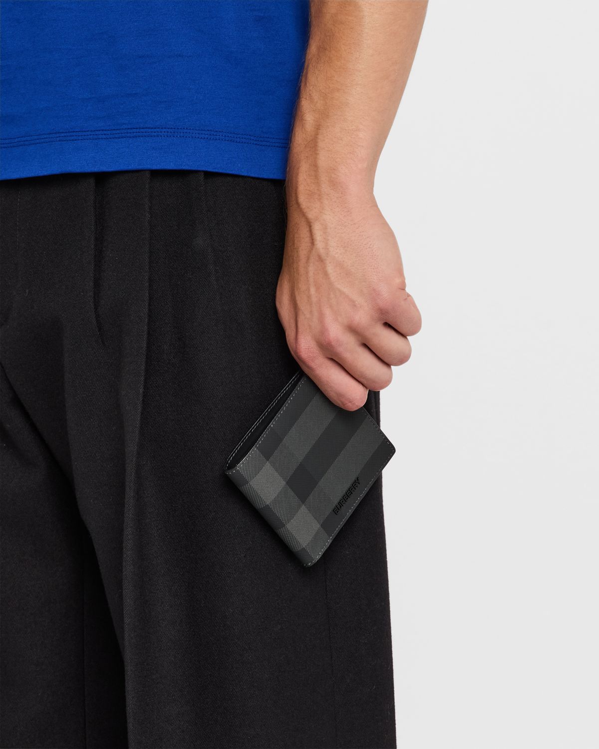 Burberry Men 's Charcoal Check Bifold Wallet