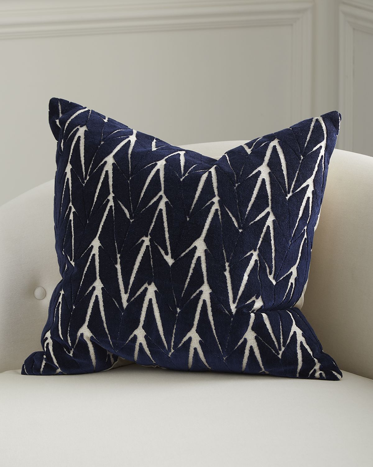 Eastern Accents Phase Decorative Pillow, 22" x 22"