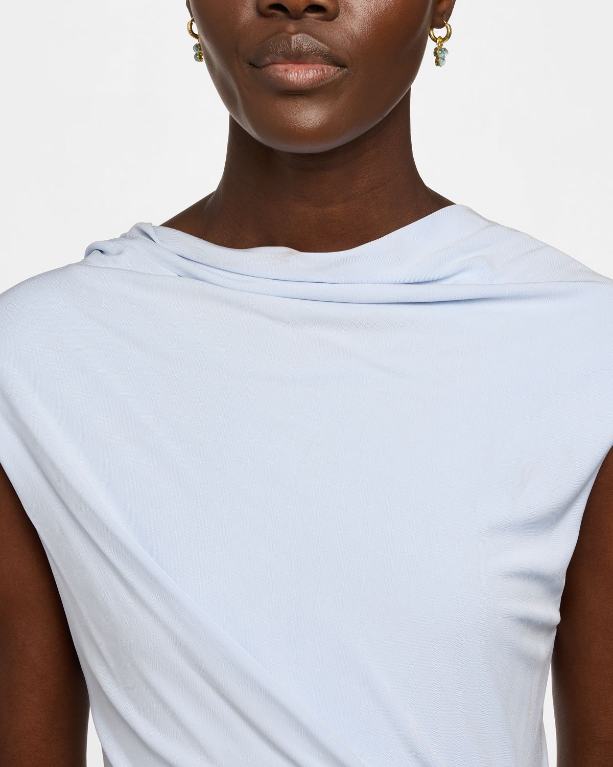 Elizabeth Locke 19K Yellow Gold Cabochon 5mm Aquamarine Triad Earring Pendants