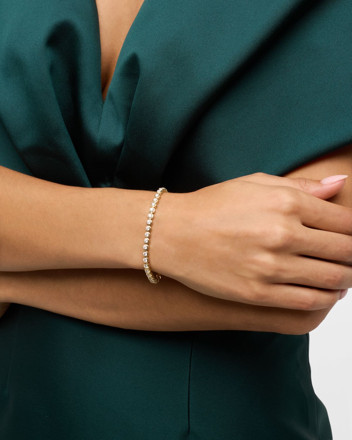 Neiman Marcus Diamonds 18K Yellow Gold Round Diamond Tennis Bracelet, 3.70tcw, 7"L