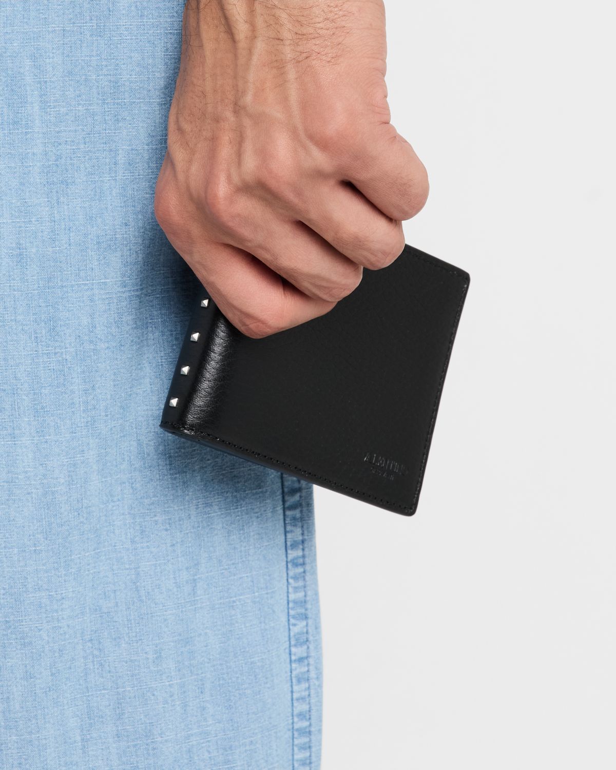 Valentino Garavani Men 's Grained Leather Bifold Wallet