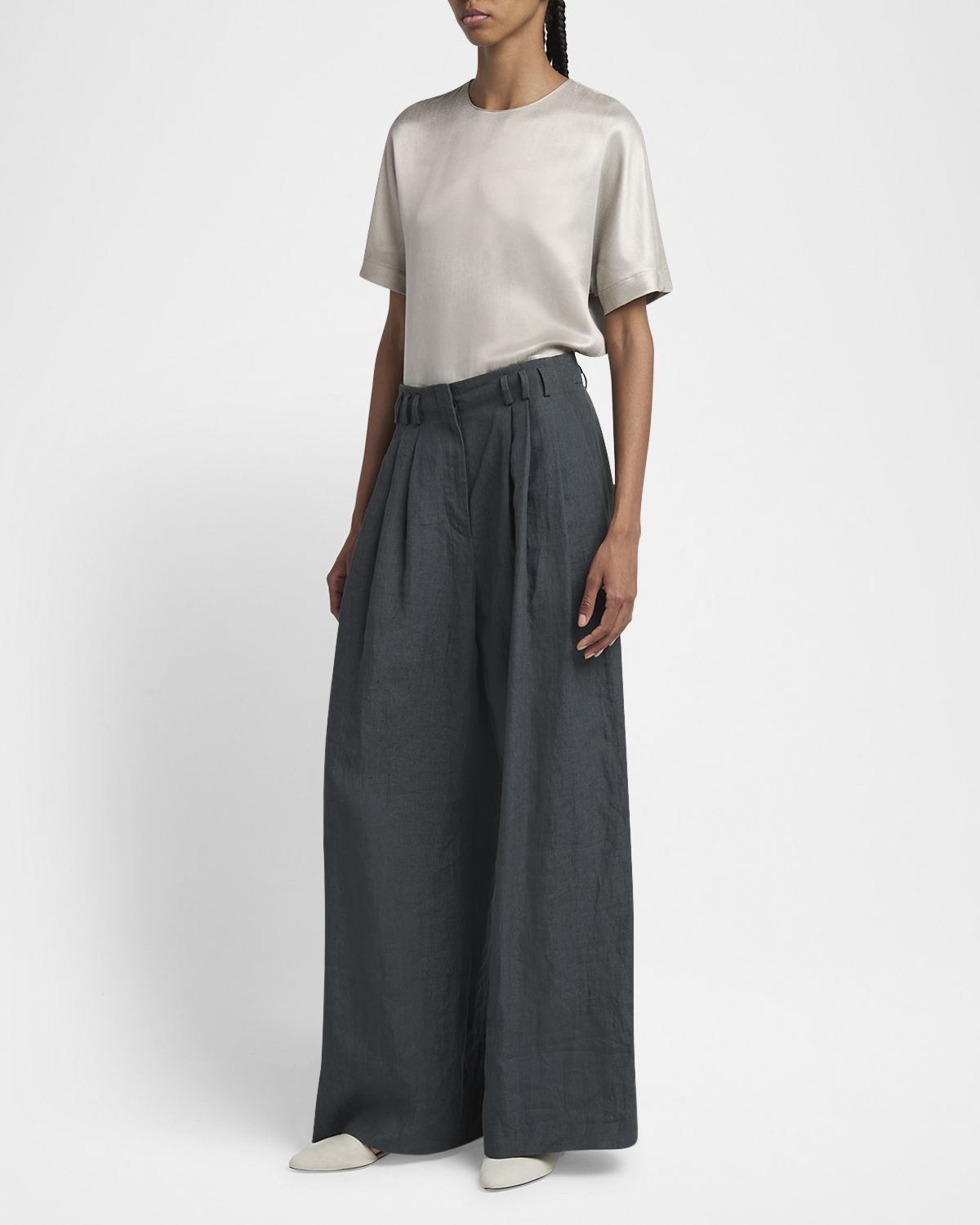 Giorgio Armani Pleated Wide-Leg Linen Trousers