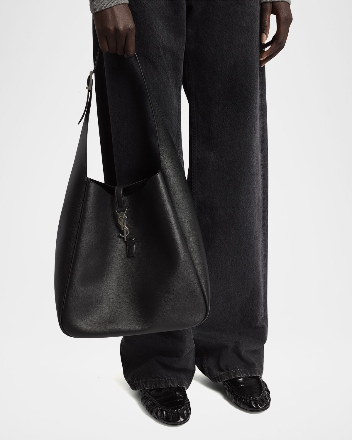 Saint Laurent Le 5 A 7 Large Hobo Bag in Smooth Leather