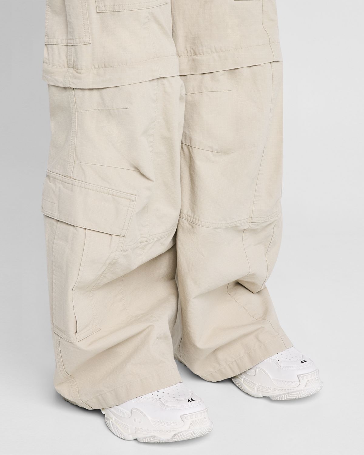 Balenciaga Men 's Triple S Sporty Low-Top Sneakers