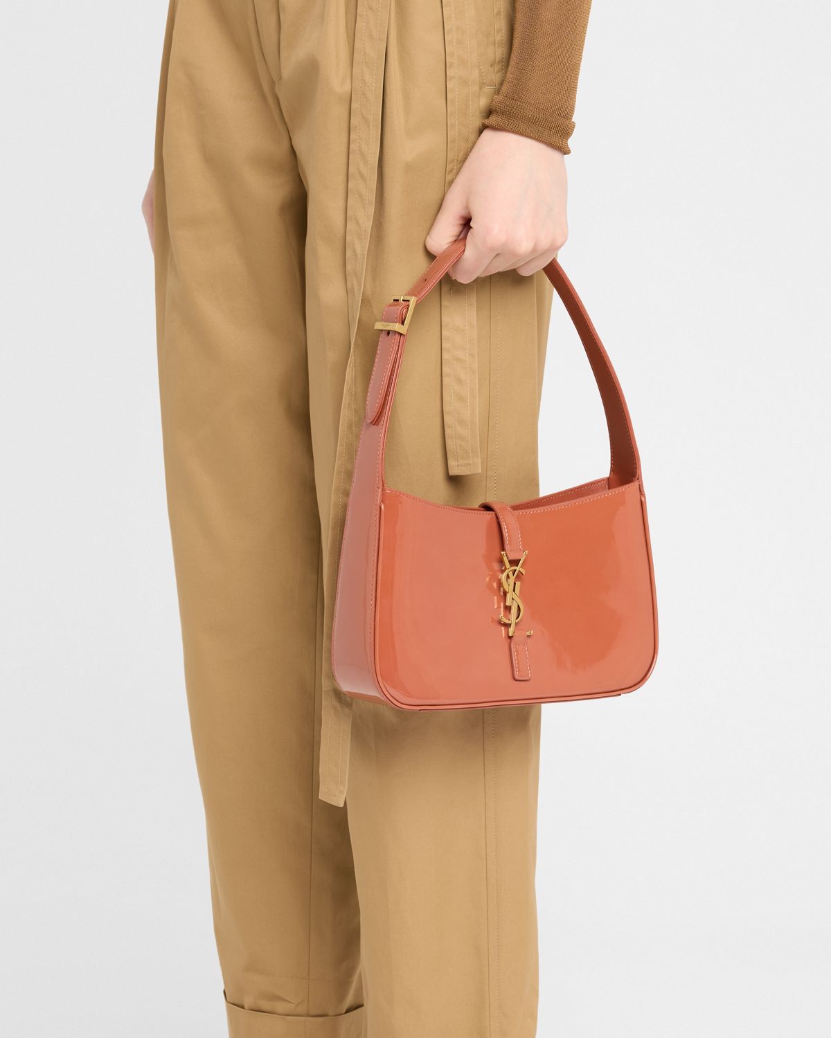 Saint Laurent Le 5 A 7 Shoulder Bag in Patent Leather