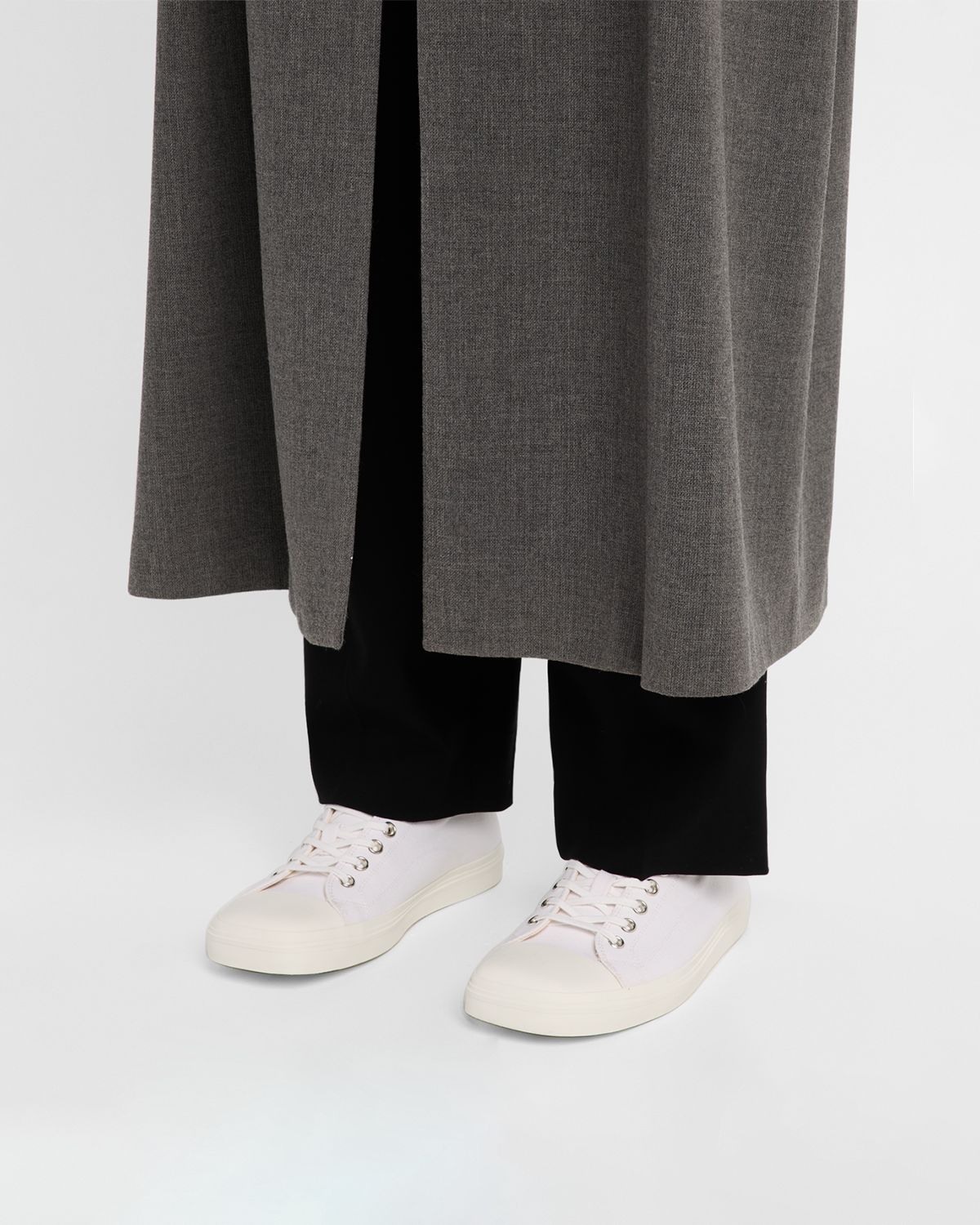 Moschino Men 's Canvas Low-Top Sneakers