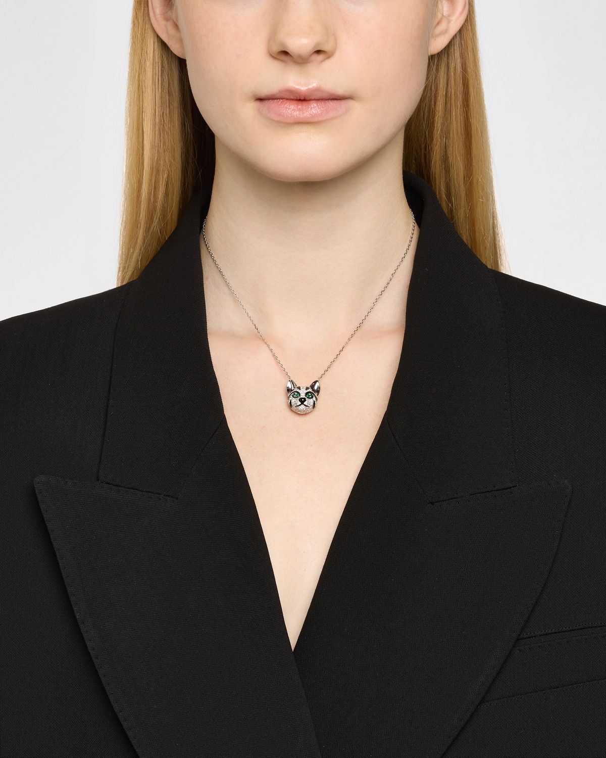 Boucheron 18K White Gold Fuzzy, the Leopard Pendant Necklace with Diamonds and Emeralds