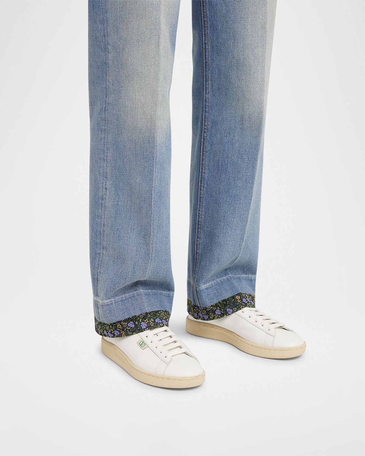 Valentino Garavani Royco Leather VLogo Low-Top Sneakers