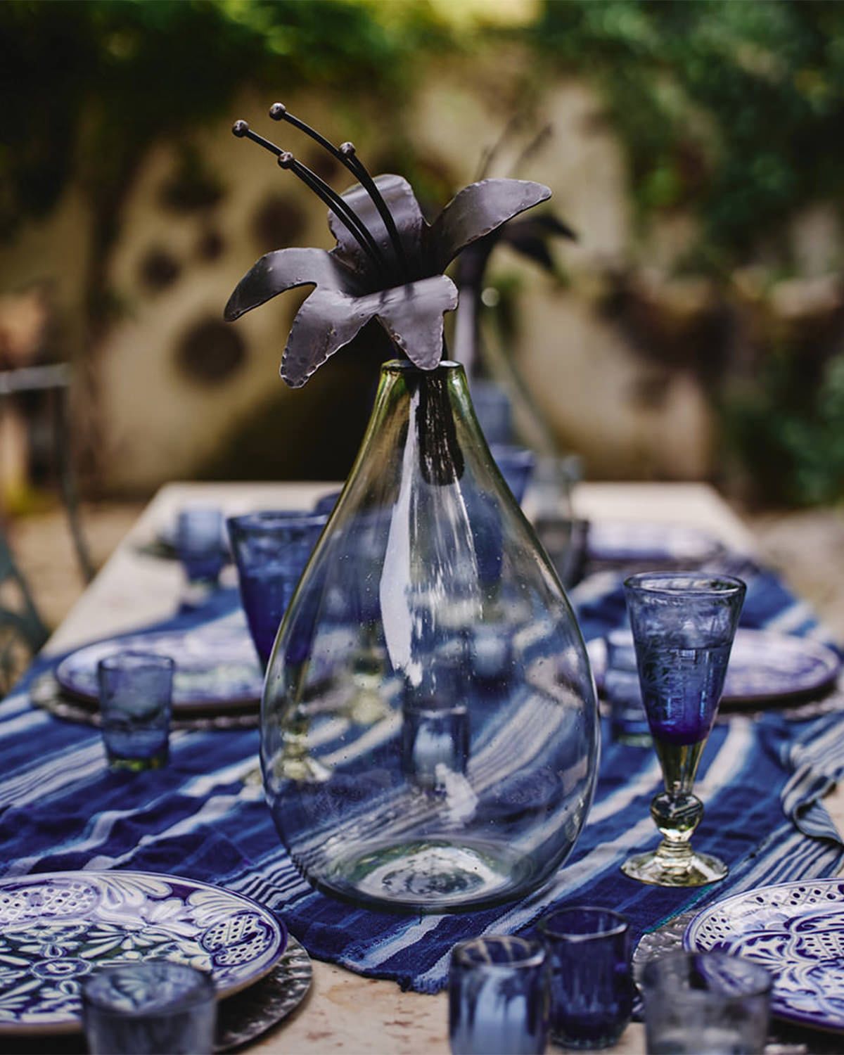 Jan Barboglio Lily Botella Decanter, 25.6 oz.