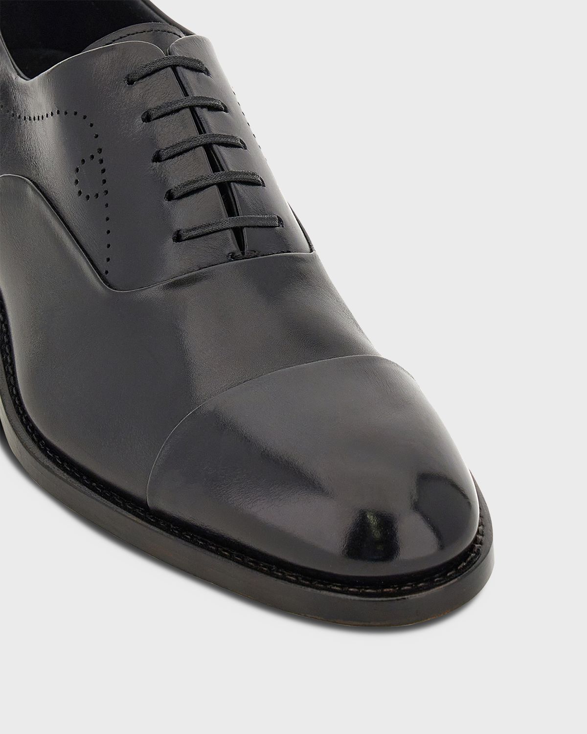 Ferragamo Men 's Albert Tramezza Cap-Toe Brogue Leather Oxfords