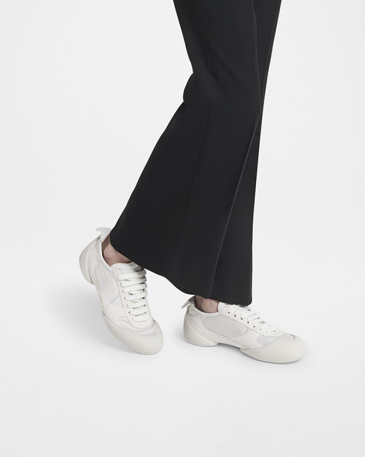 McQueen Flexion Leather Low-Top Sneakers