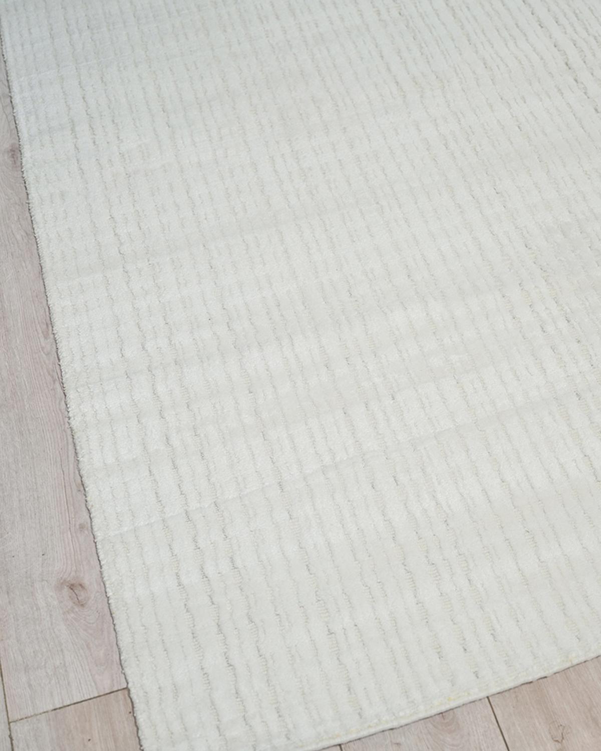 Exquisite Rugs Cabrini Hand-Loomed White Rug, 6 ' x 9 ' | Thumbnail 3