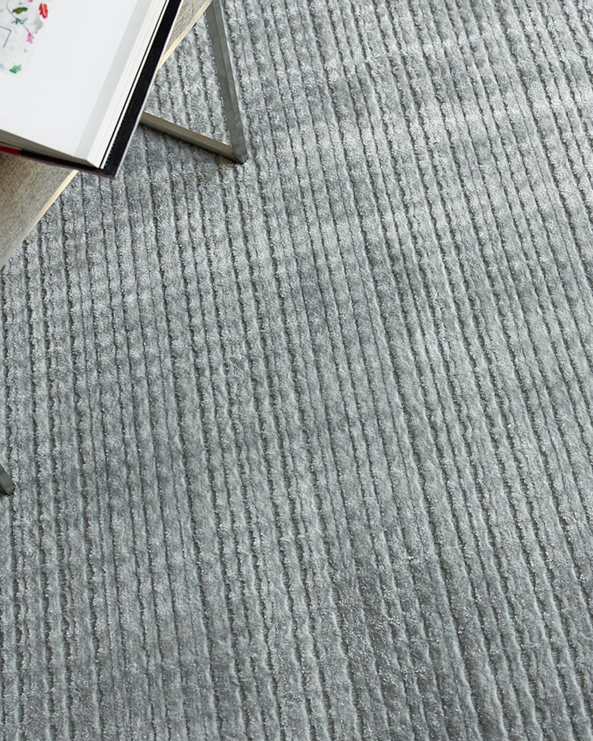 Exquisite Rugs Cabrini Hand-Loomed Silver Rug, 6 ' x 9 ' | Thumbnail 7