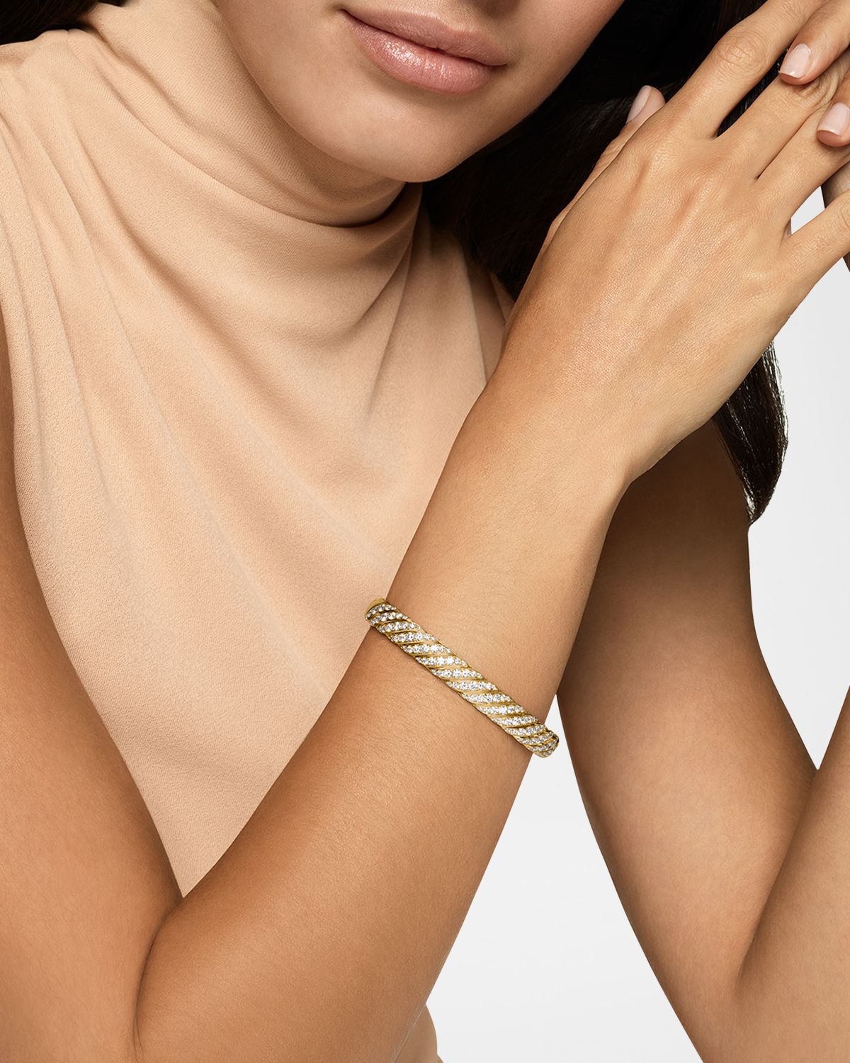 David Yurman Sculpted Cable Bracelet with Diamonds in 18K Gold/8mm