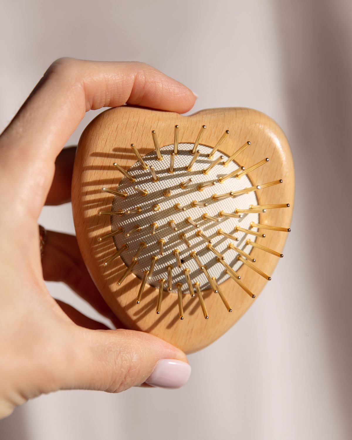 SNOW FOX Gua Sha Hair and Scalp Brush Love Heart Wooden Edition | Thumbnail 5
