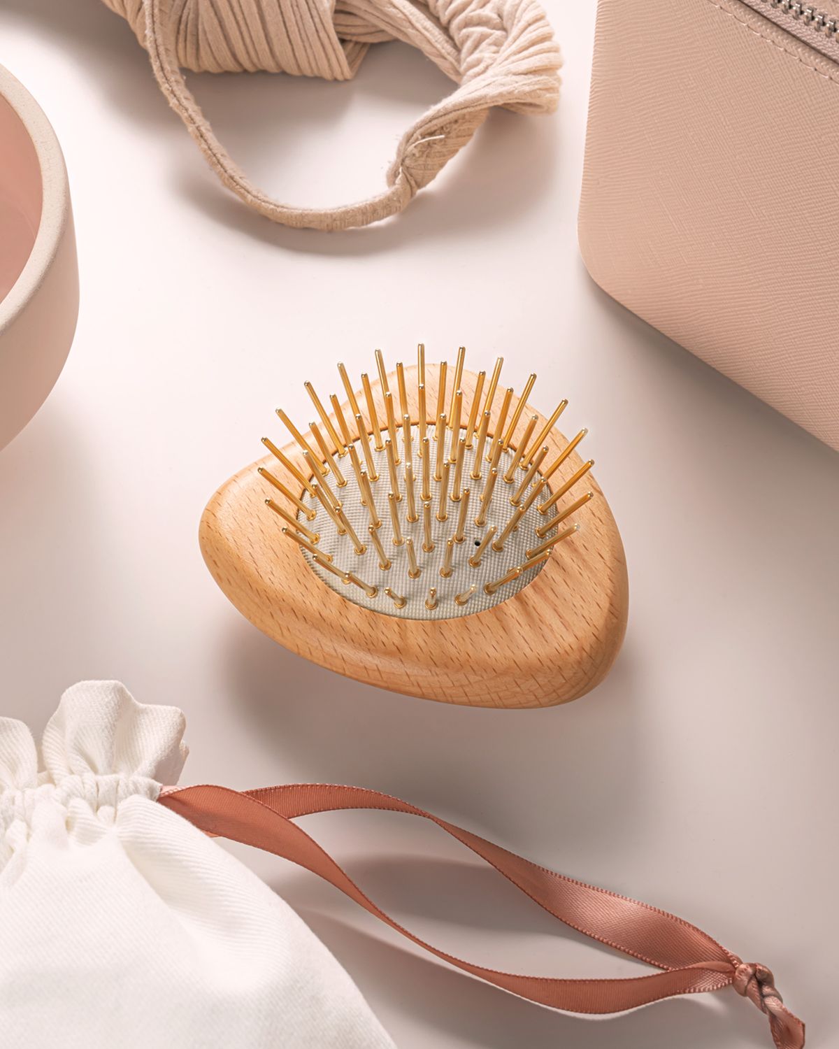 SNOW FOX Gua Sha Hair and Scalp Brush Love Heart Wooden Edition | Thumbnail 6