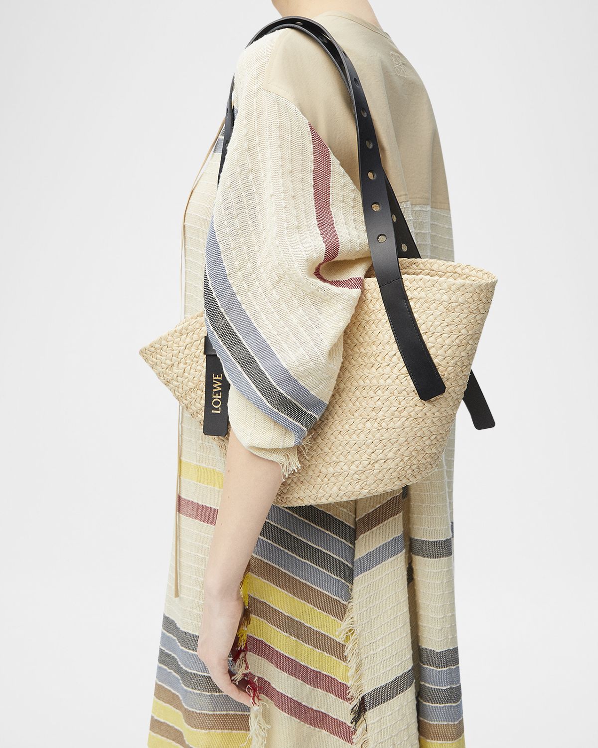 Loewe x Paula 's Ibiza Punch Hole Small Basket Shoulder Bag in Raffia