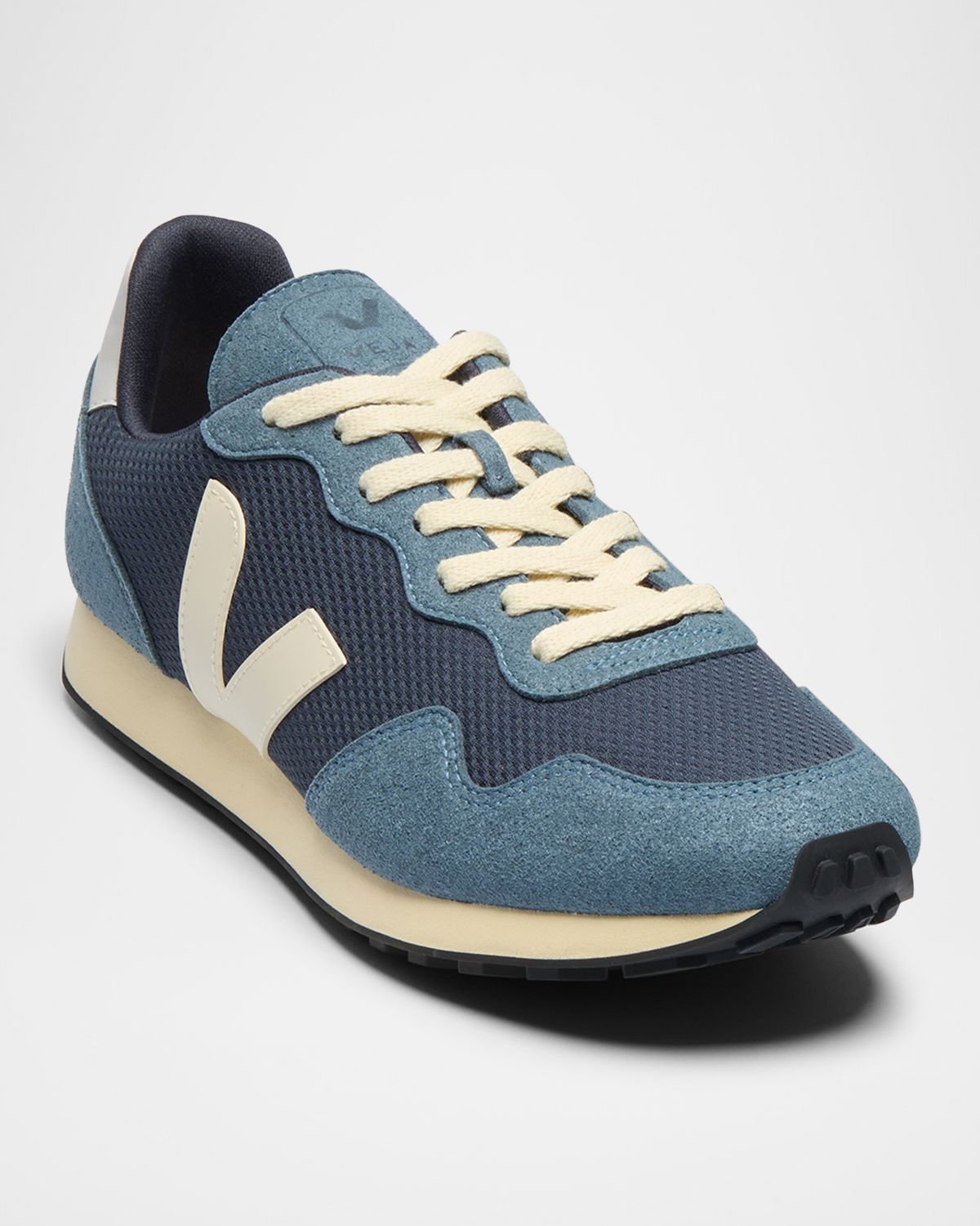 VEJA SDU Mesh Jute Raffia Runner Sneakers
