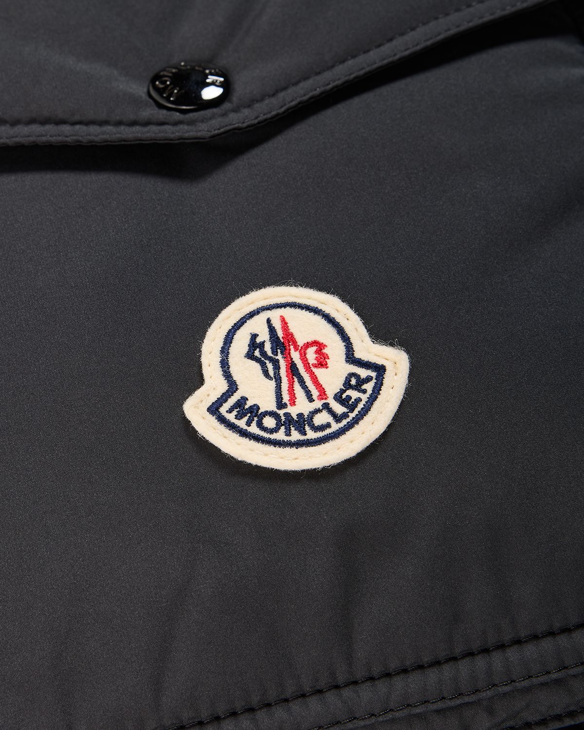 Moncler Men 's Packable Scarf with Pocket