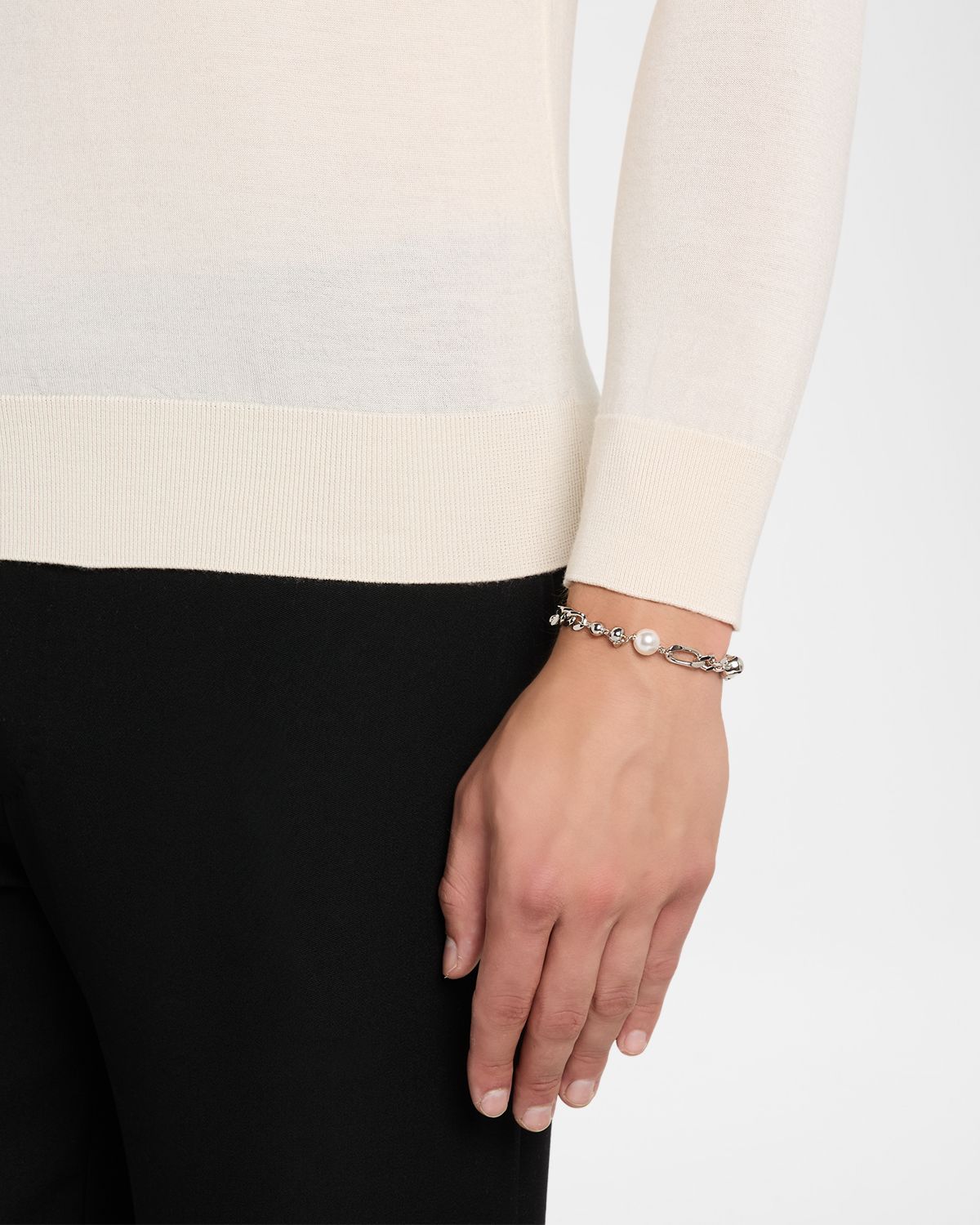 McQueen Men 's Skull and Glass Pearl Bracelet