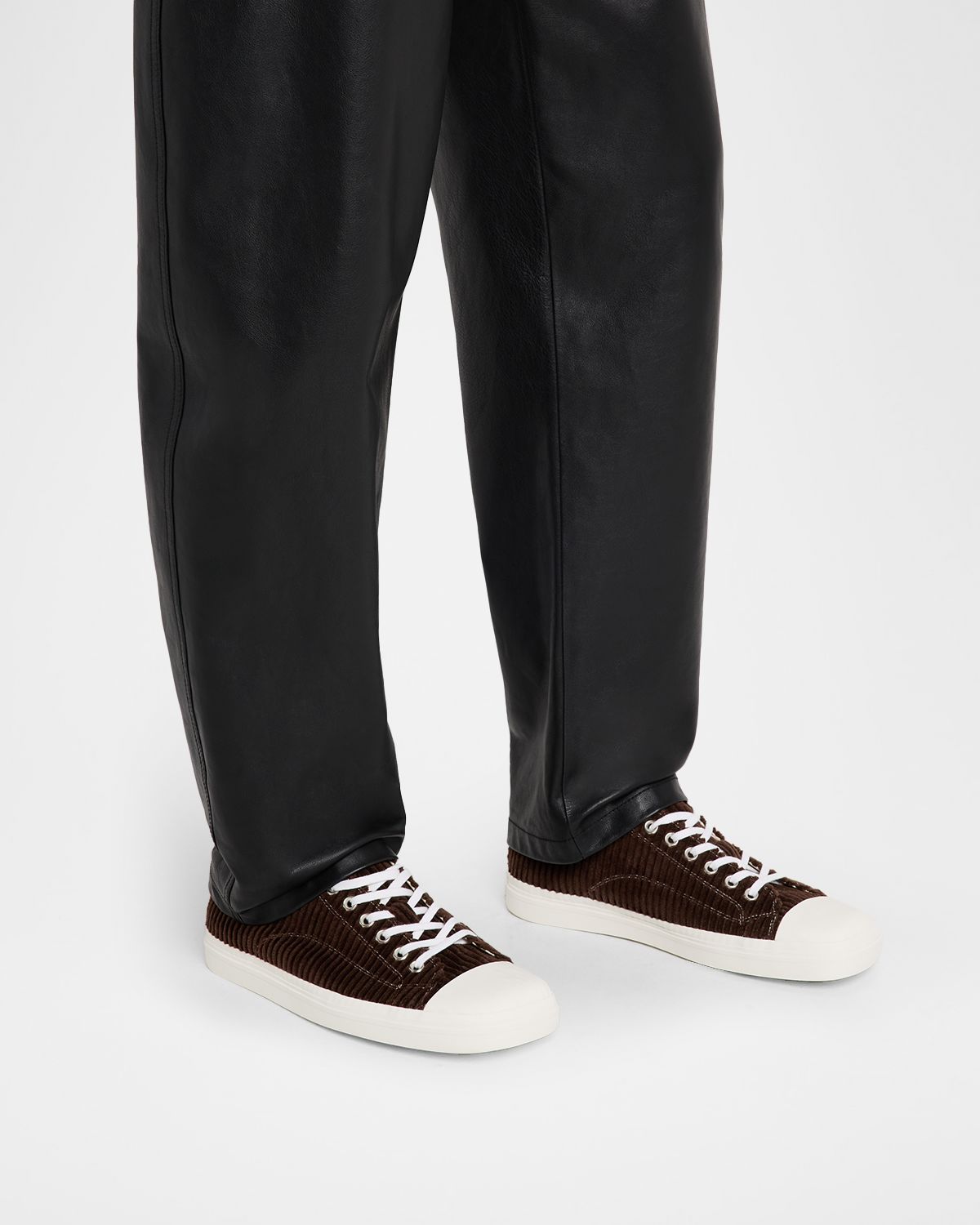 Moschino Men 's Edge Corduroy Cap Toe Low-Top Sneakers