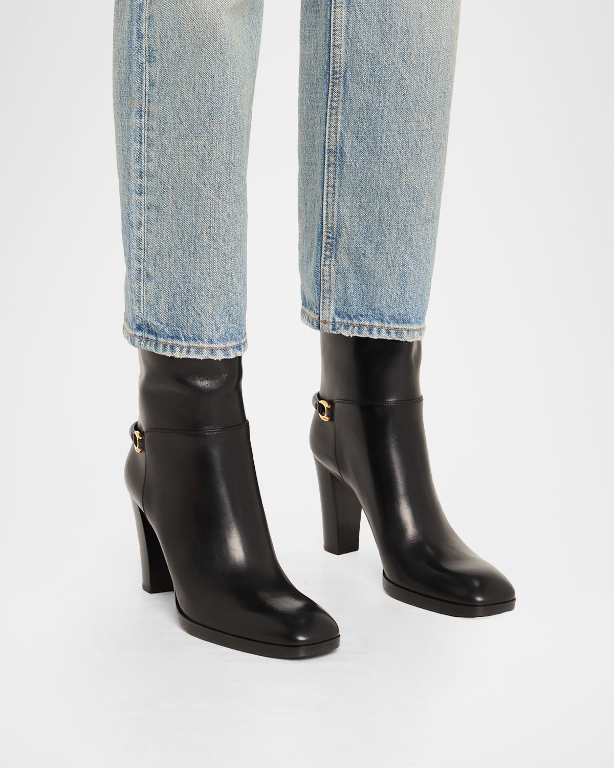 Saint Laurent Sulpice Smooth Leather Booties