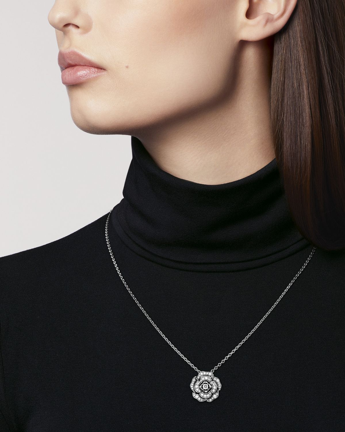 CHANEL CAMÉLIA PENDANT