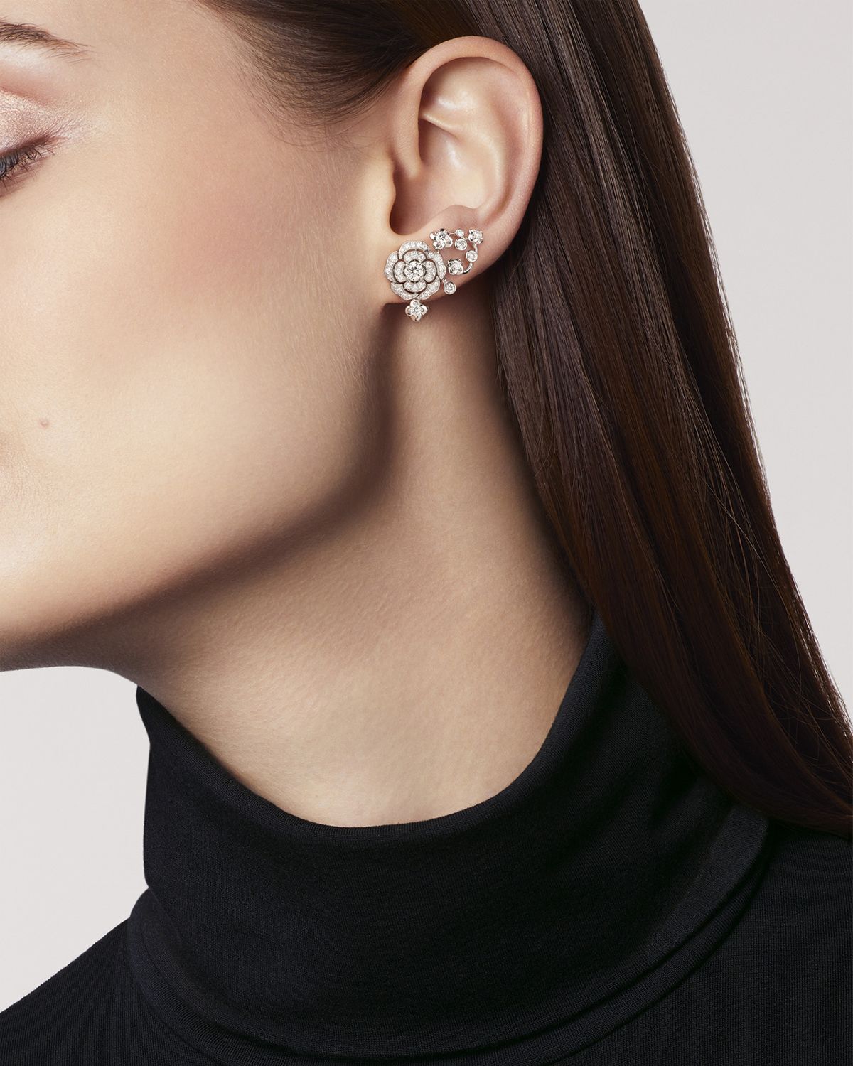 CHANEL BOUTON DE CAMÉLIA EARRINGS