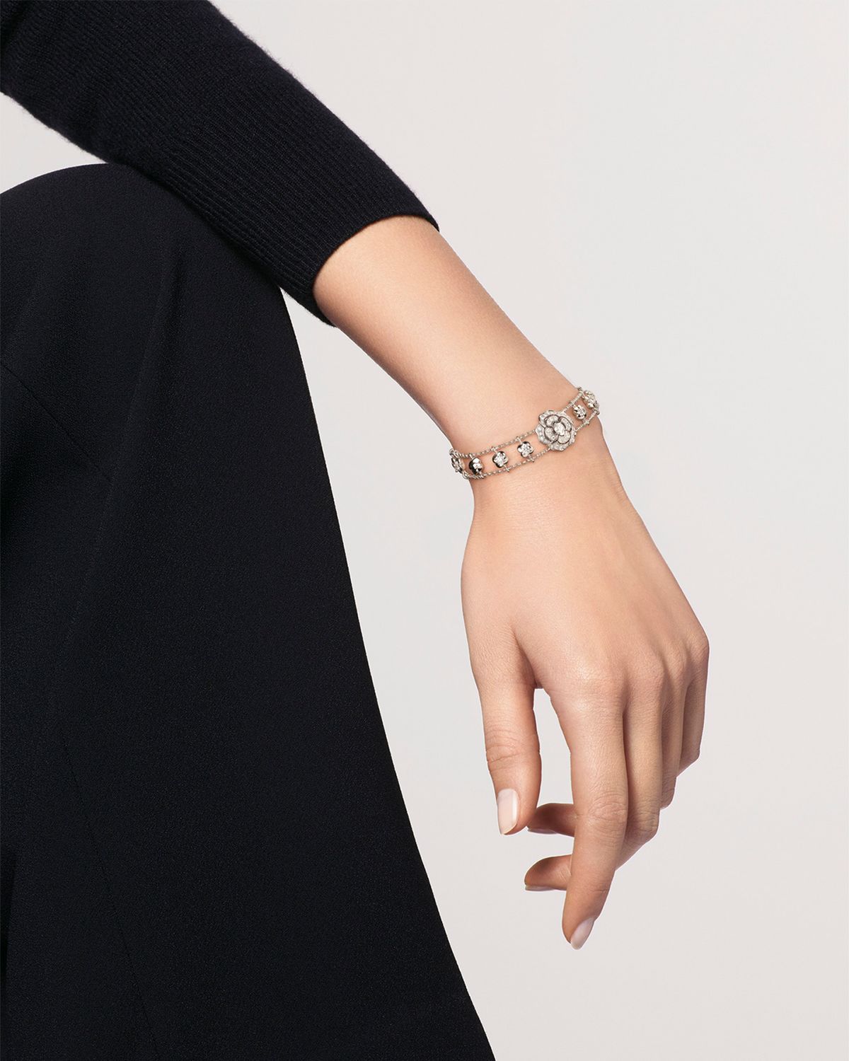 CHANEL BOUTON DE CAMÉLIA BRACELET