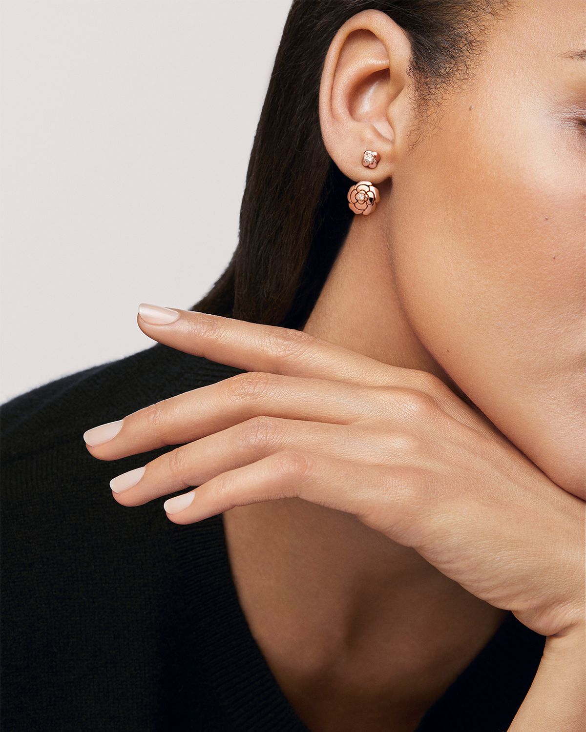 CHANEL Extrait de Camélia Single Earring