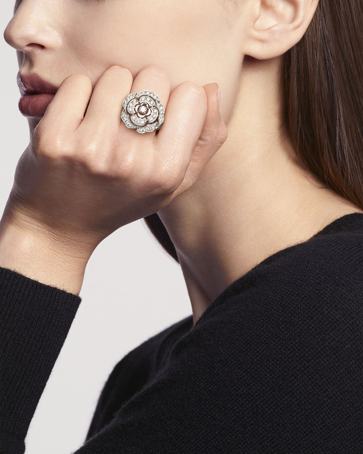 CHANEL BOUTON DE CAMÉLIA RING