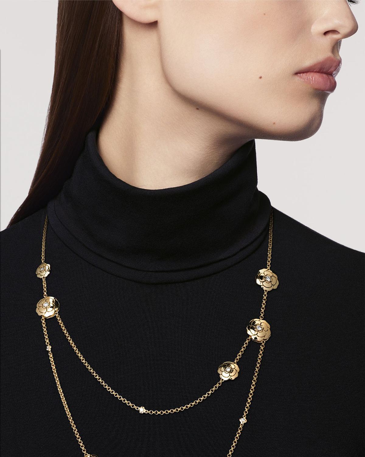 CHANEL LES INFINIS DE CAMÉLIA Transformable Long Necklace | Thumbnail 3 CHANEL LES INFINIS DE CAMÉLIA Transformable Long Necklace | Thumbnail 3