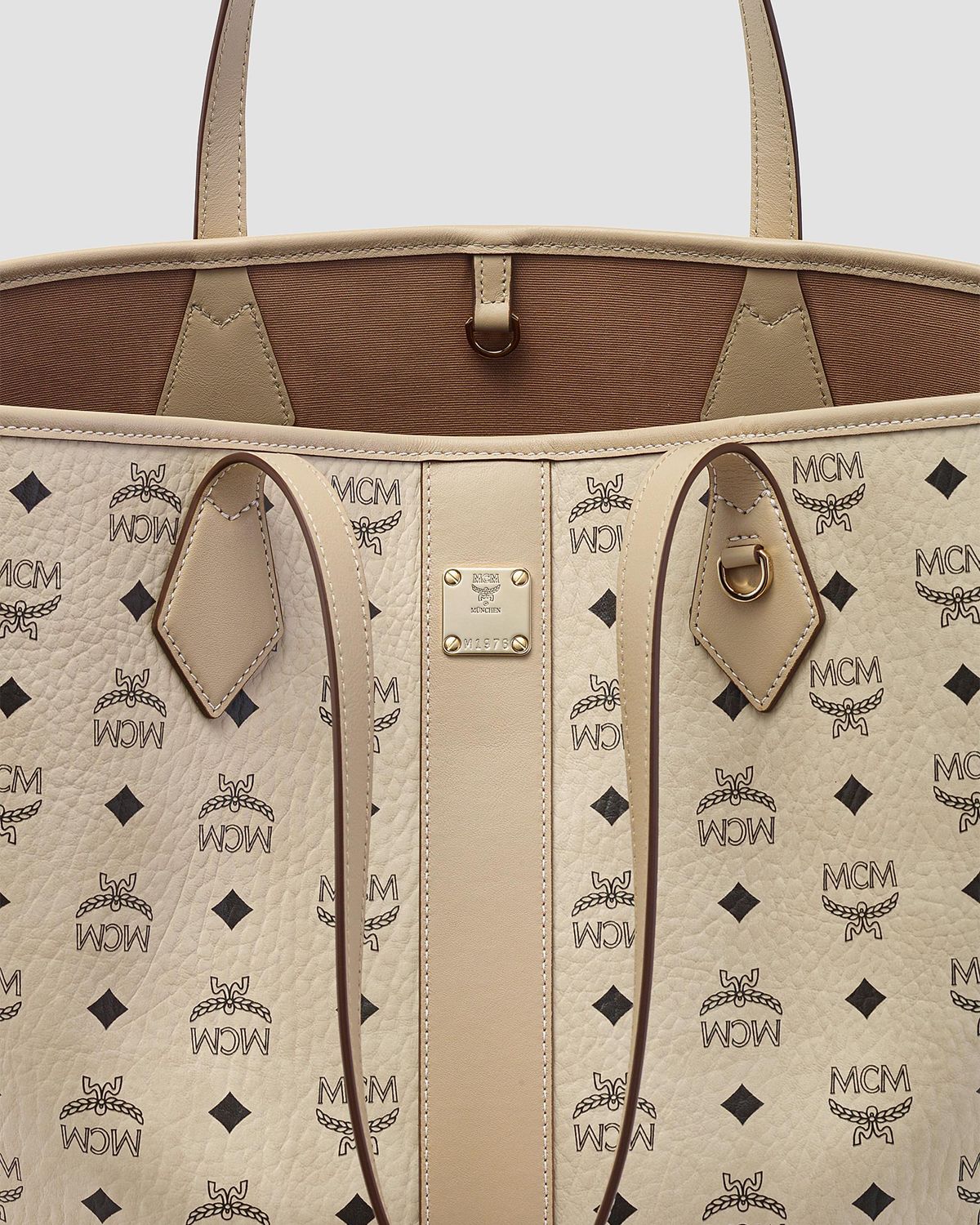 MCM Liz Medium Visetos Shopper Tote Bag | Thumbnail 4