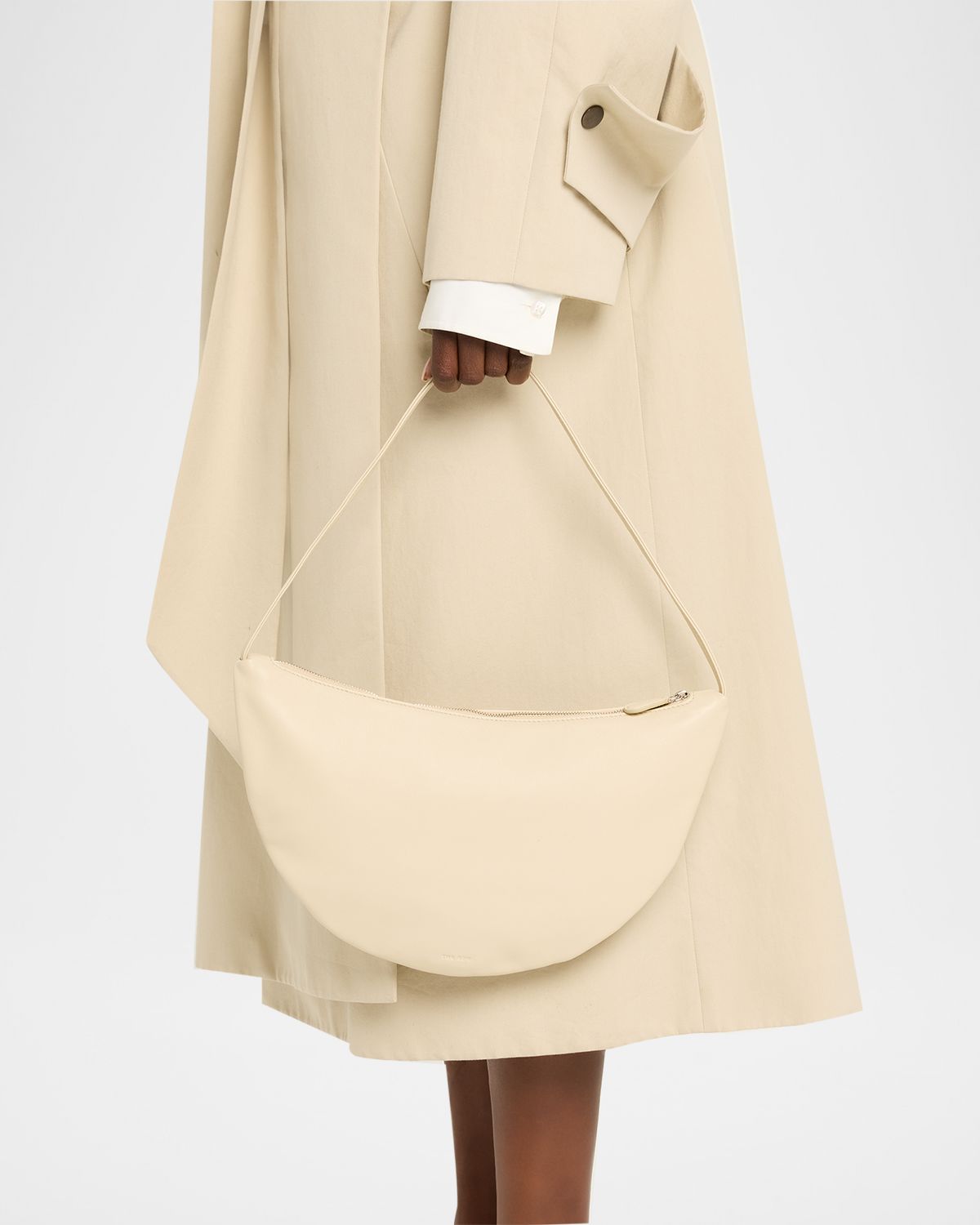 THE ROW Izzy Small Crescent Shoulder Bag in Leather | Thumbnail 11 THE ROW Izzy Small Crescent Shoulder Bag in Leather | Thumbnail 11