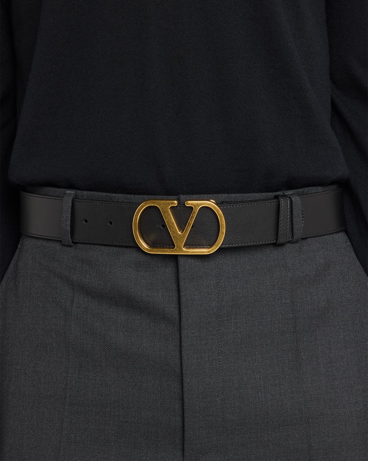 Valentino Garavani Men 's VLogo Signature Calfskin Leather Belt | Thumbnail 5 Valentino Garavani Men 's VLogo Signature Calfskin Leather Belt | Thumbnail 5