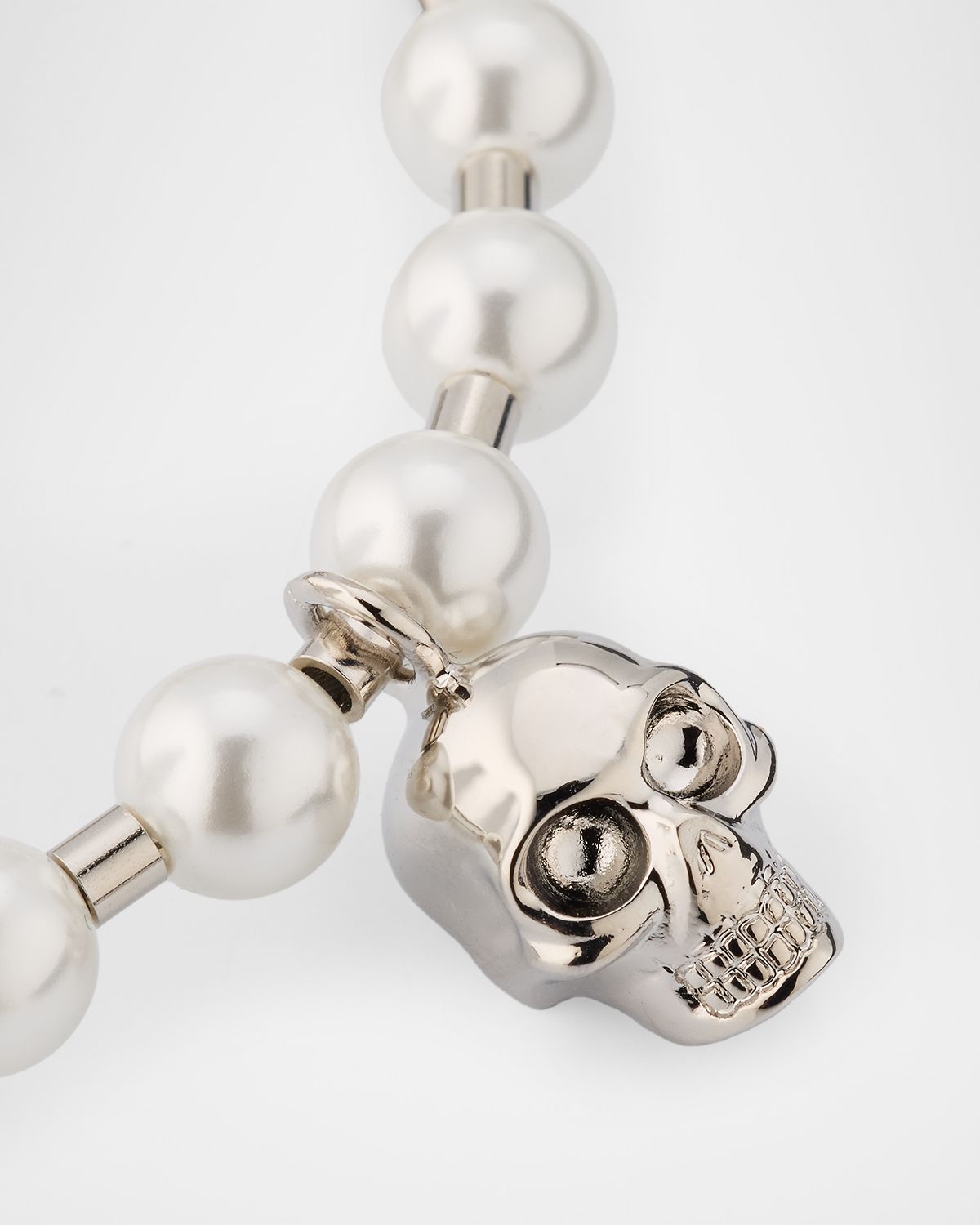 McQueen Skull and Pearly Chain Charm | Thumbnail 4 McQueen Skull and Pearly Chain Charm | Thumbnail 4