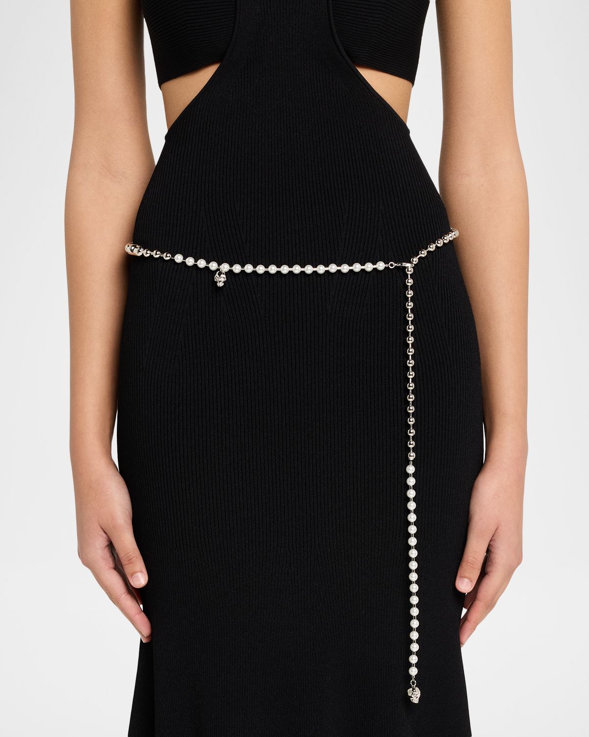 McQueen Skull Faux Pearl Chain Belt | Thumbnail 3