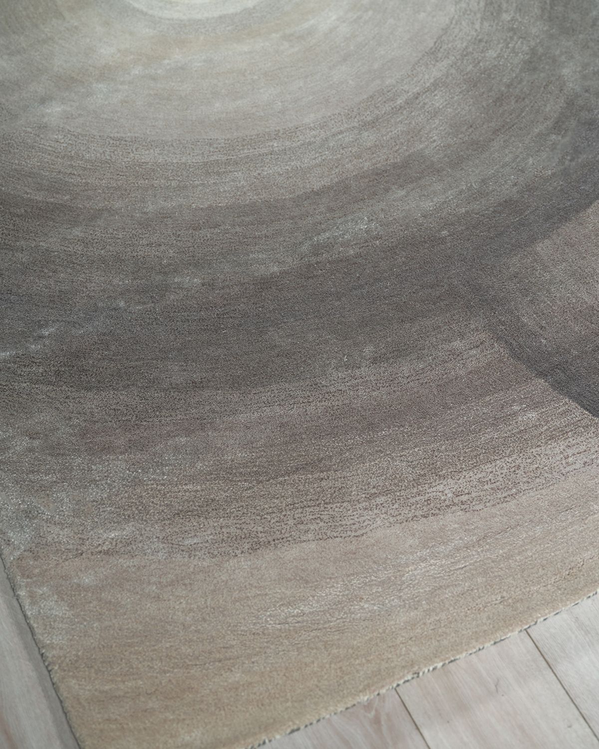 Exquisite Rugs Mitomo Hand-Tufted Charcoal & Rug | Thumbnail 6 Exquisite Rugs Mitomo Hand-Tufted Charcoal & Rug | Thumbnail 6