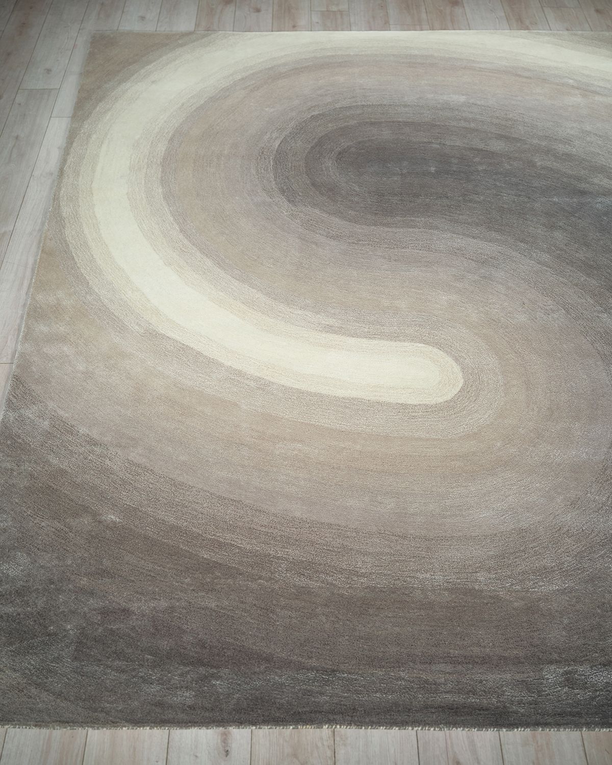 Exquisite Rugs Mitomo Hand-Tufted Charcoal &  Rug | Thumbnail 6
