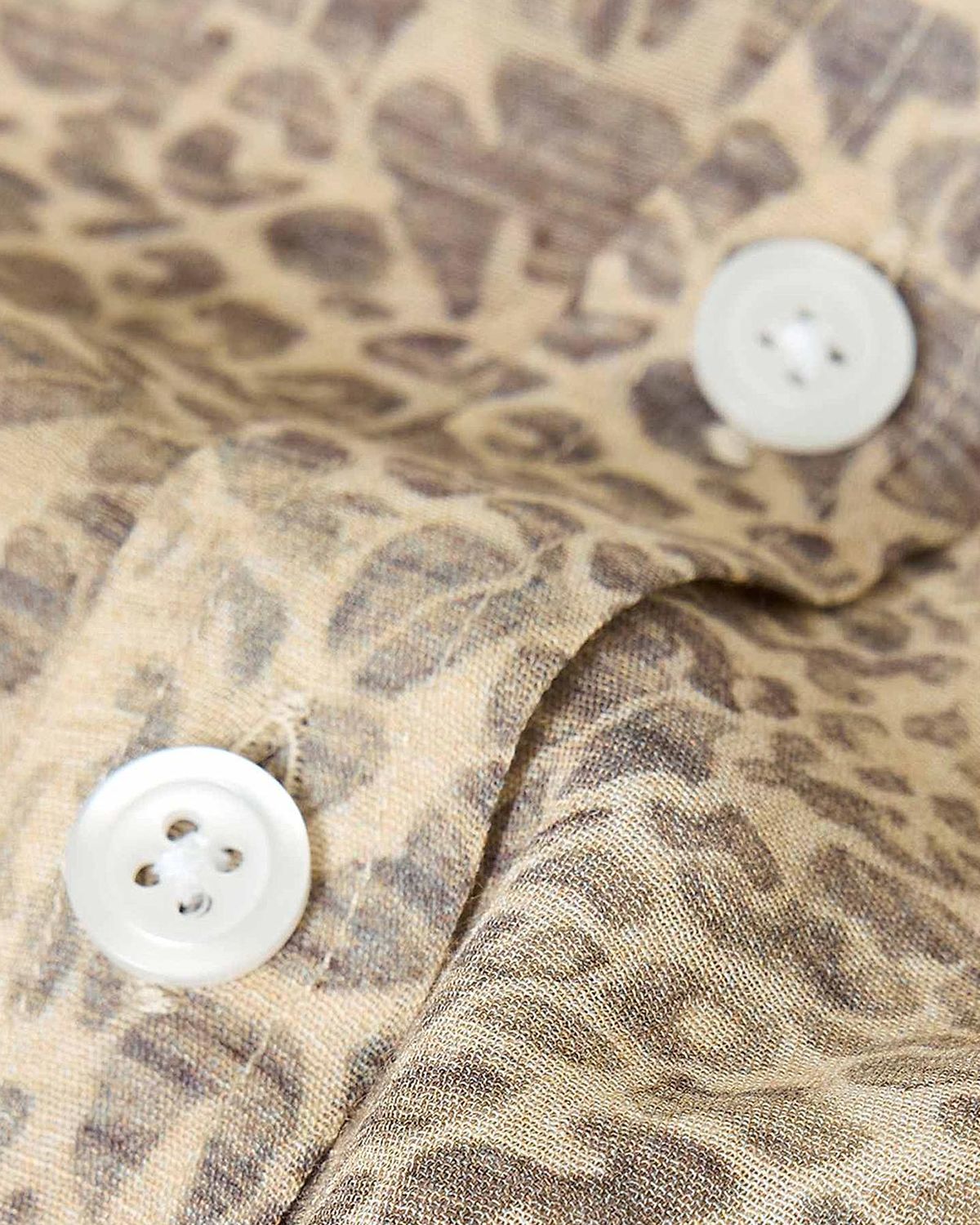 John Varvatos Men 's Bucks Linen Animal-Print Button-Down Shirt | Thumbnail 5 John Varvatos Men 's Bucks Linen Animal-Print Button-Down Shirt | Thumbnail 5