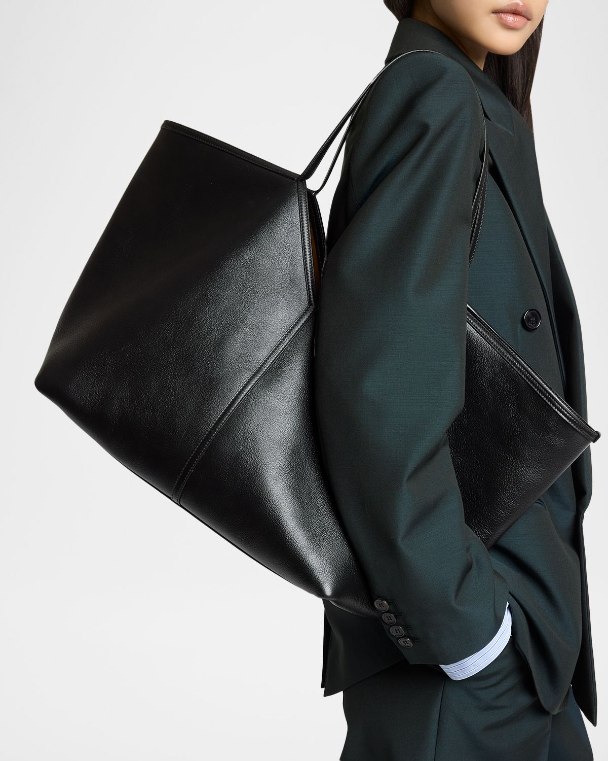 Saint Laurent Y Slim Tote Bag in Leather | Thumbnail 6