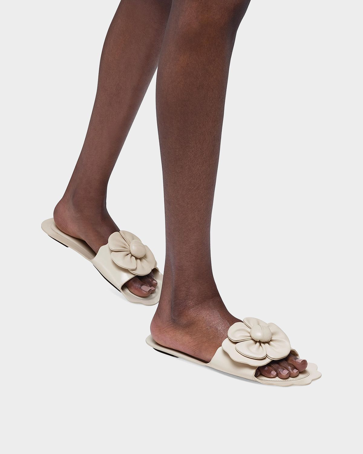 Marc Jacobs The Daisy Leather Flat Slide Sandals | Thumbnail 5 Marc Jacobs The Daisy Leather Flat Slide Sandals | Thumbnail 5