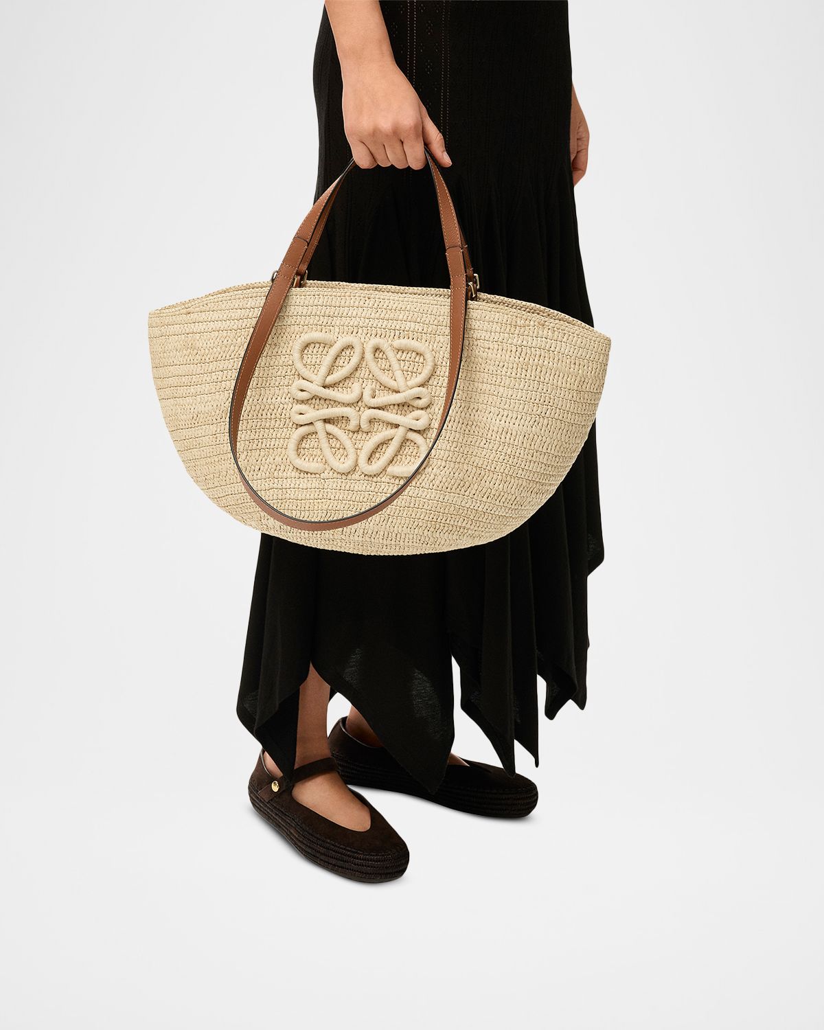 Loewe x Paula 's Ibiza Extra Large Eclipse Basket Bag in Raffia and Calfskin