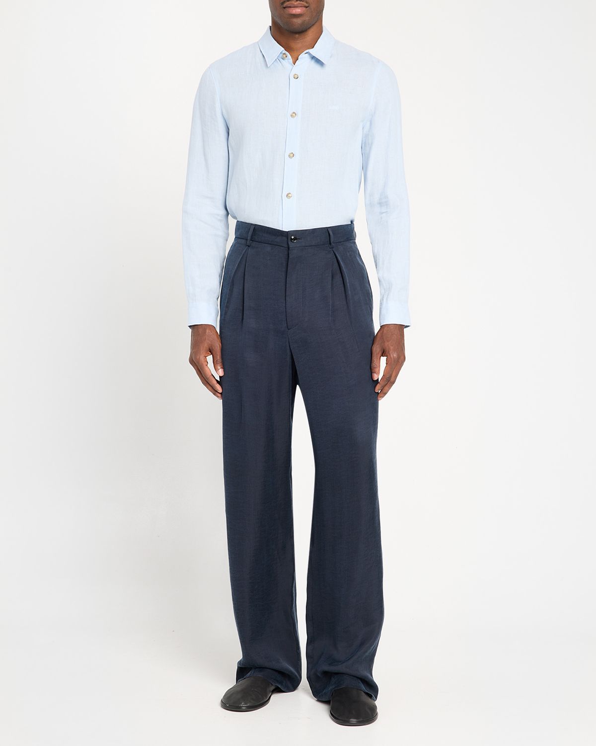 Giorgio Armani Men 's Cotton and Lyocell Pleated Wide-Leg Trousers | Thumbnail 5 Giorgio Armani Men 's Cotton and Lyocell Pleated Wide-Leg Trousers | Thumbnail 5
