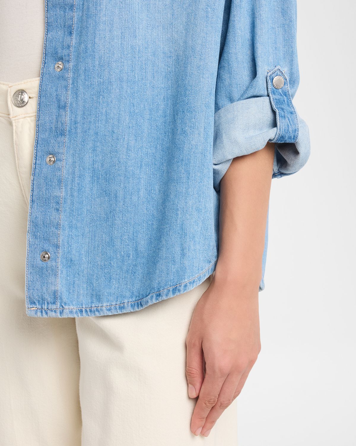 L 'Agence Jorah Relaxed Long-Sleeve Denim Shirt | Thumbnail 5 L 'Agence Jorah Relaxed Long-Sleeve Denim Shirt | Thumbnail 5
