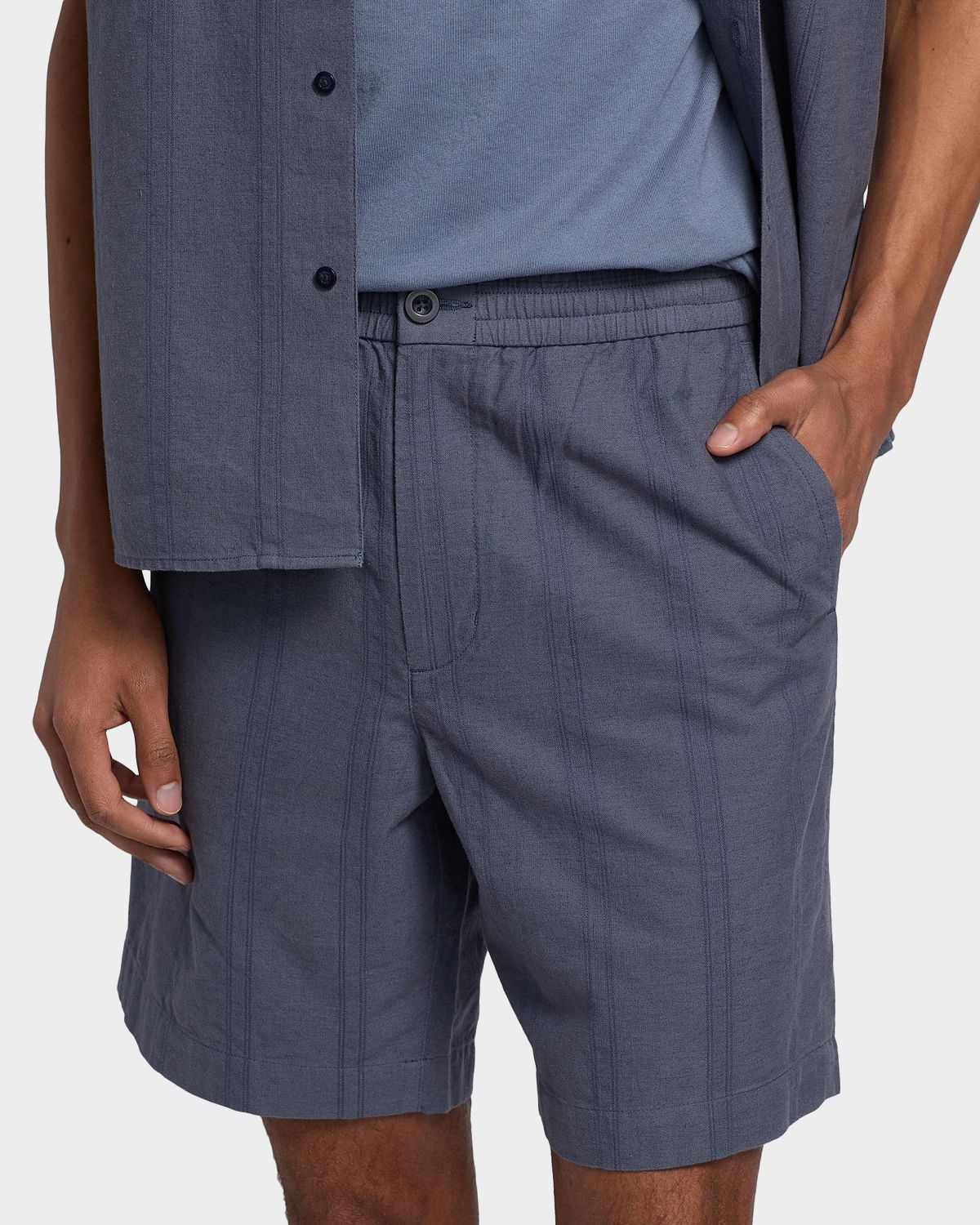 Vince Men 's Cove Stripe Relaxed-Fit Shorts | Thumbnail 5 Vince Men 's Cove Stripe Relaxed-Fit Shorts | Thumbnail 5