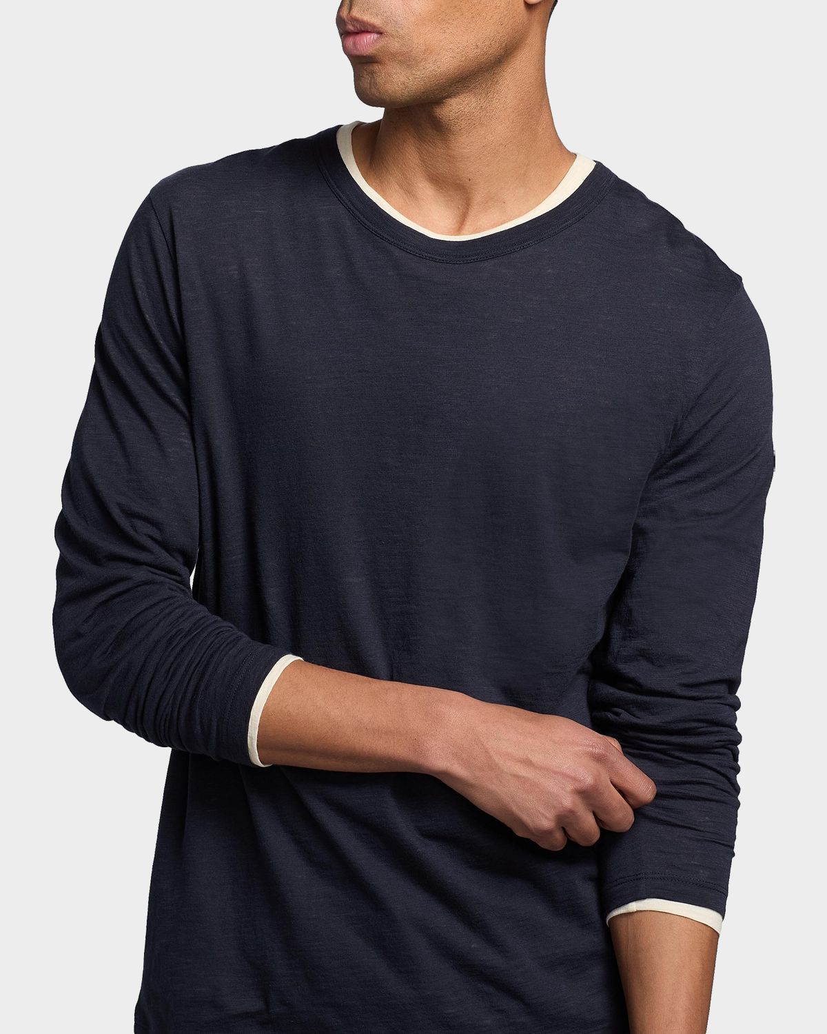 Vince Men 's Fine Slub Cotton Double-Layer Crewneck T-Shirt | Thumbnail 5 Vince Men 's Fine Slub Cotton Double-Layer Crewneck T-Shirt | Thumbnail 5