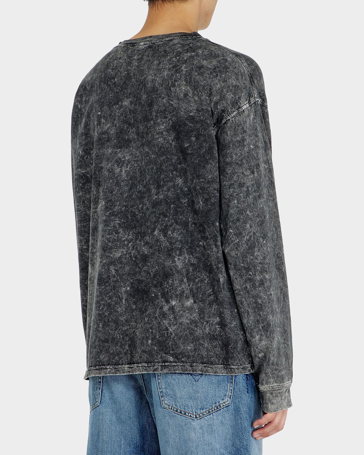 Diesel Men 's Logo Acid-Washed Cotton Long-Sleeve T-Shirt | Thumbnail 3 Diesel Men 's Logo Acid-Washed Cotton Long-Sleeve T-Shirt | Thumbnail 3