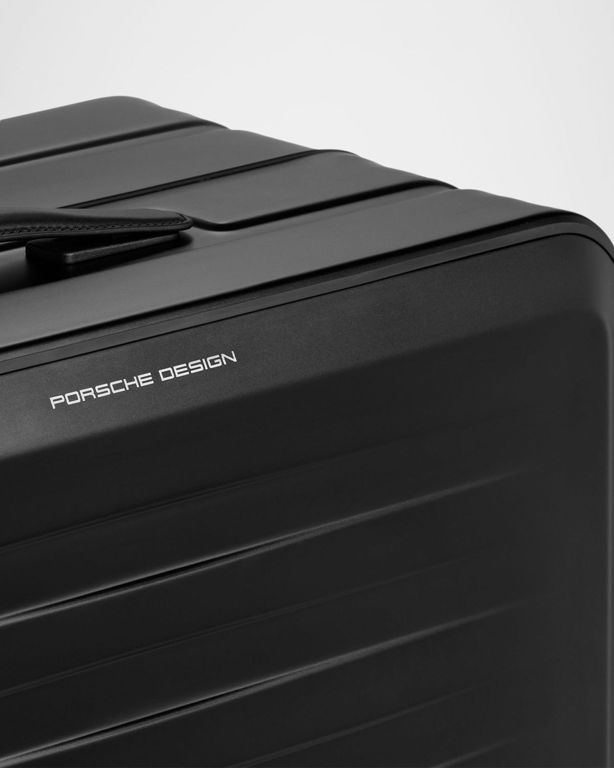 Porsche Design Roadster 31" Aluminum Check-In Spinner Suitcase | Thumbnail 5 Porsche Design Roadster 31" Aluminum Check-In Spinner Suitcase | Thumbnail 5